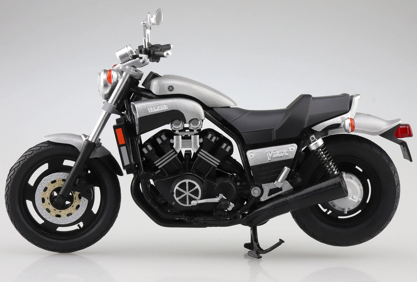 1/12 Diecast YAMAHA VMAX (New Silver Dust)