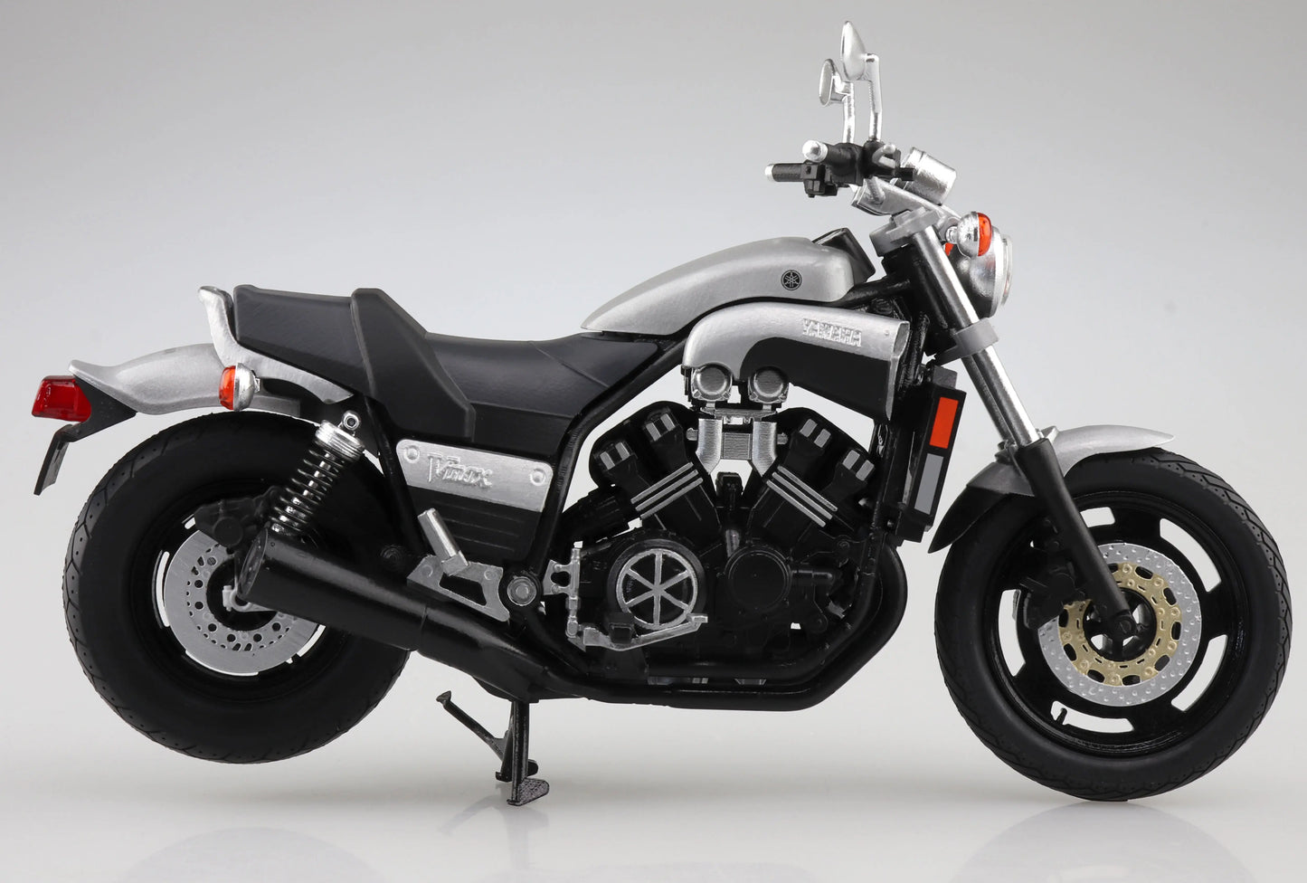 1/12 Diecast YAMAHA VMAX (New Silver Dust)