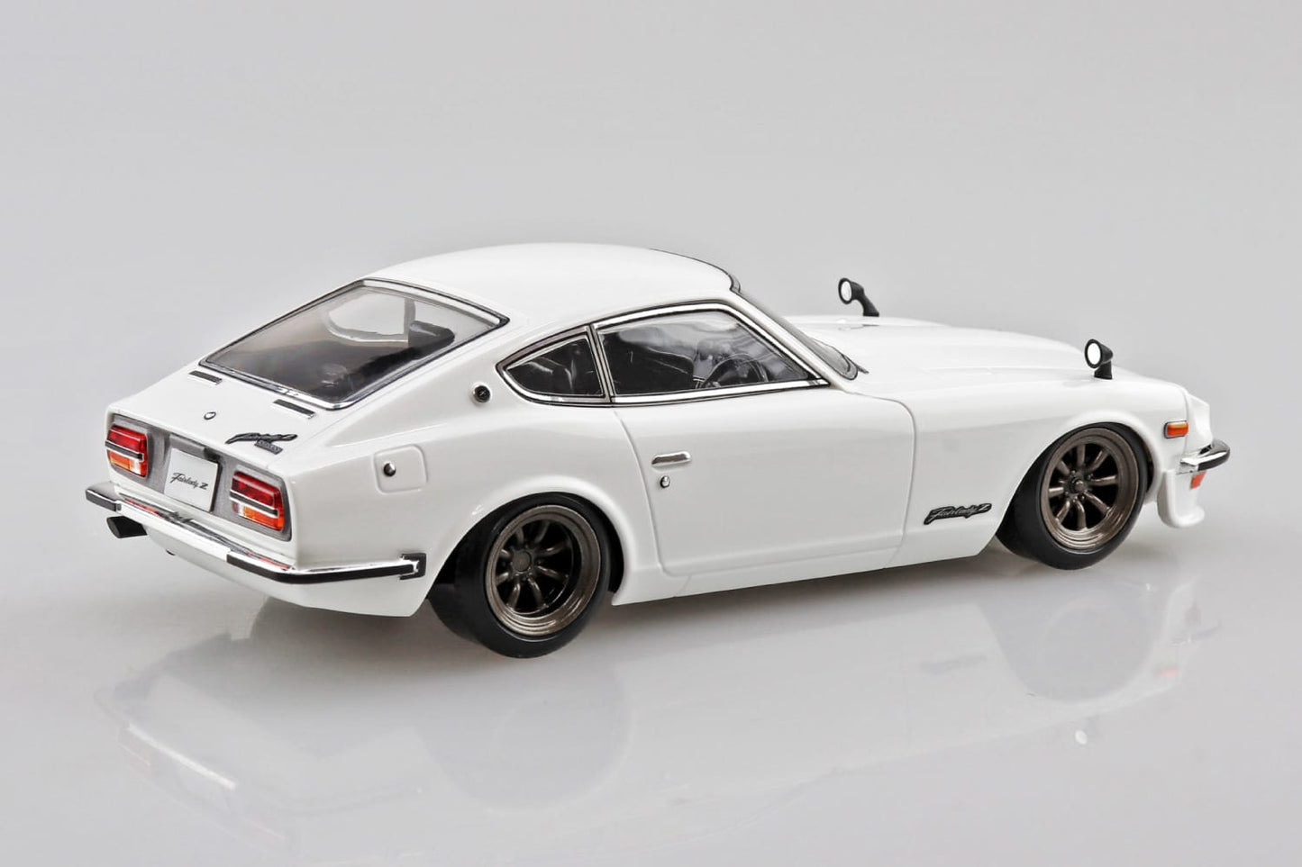 1/32 SNAP NISSAN S30 Fairlady Z Custom (White)