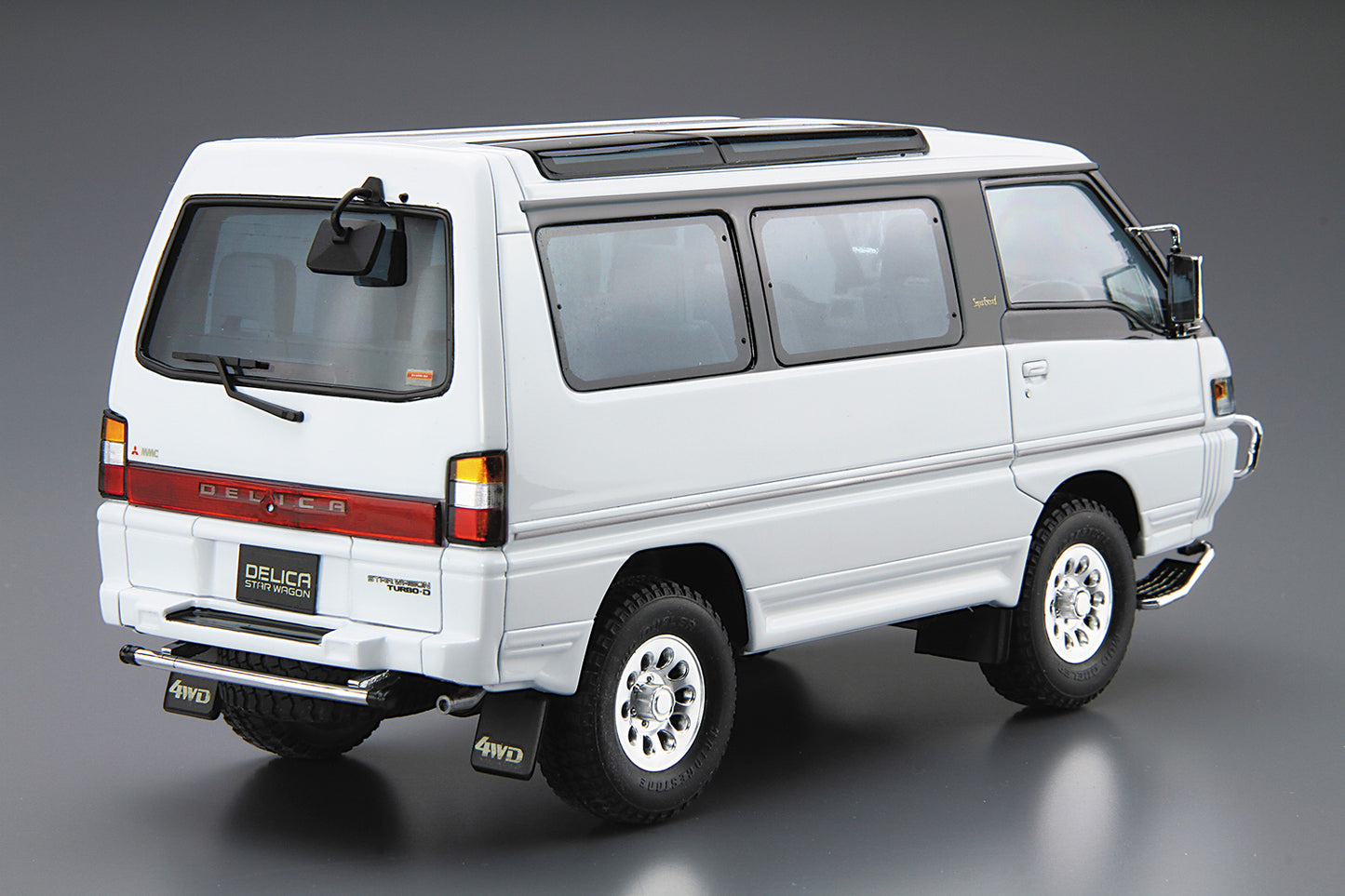 1/24 MITSUBISHI P35W Delica Star Wagon '91