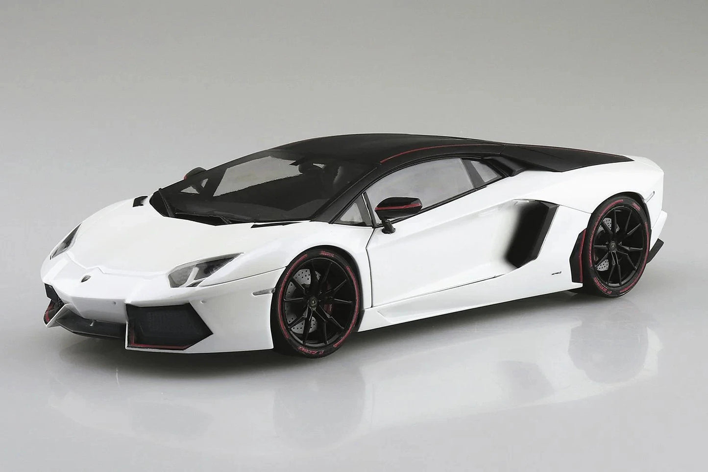 1/24 2015 LAMBORGHINI AVENTADOR Pirelli Edition