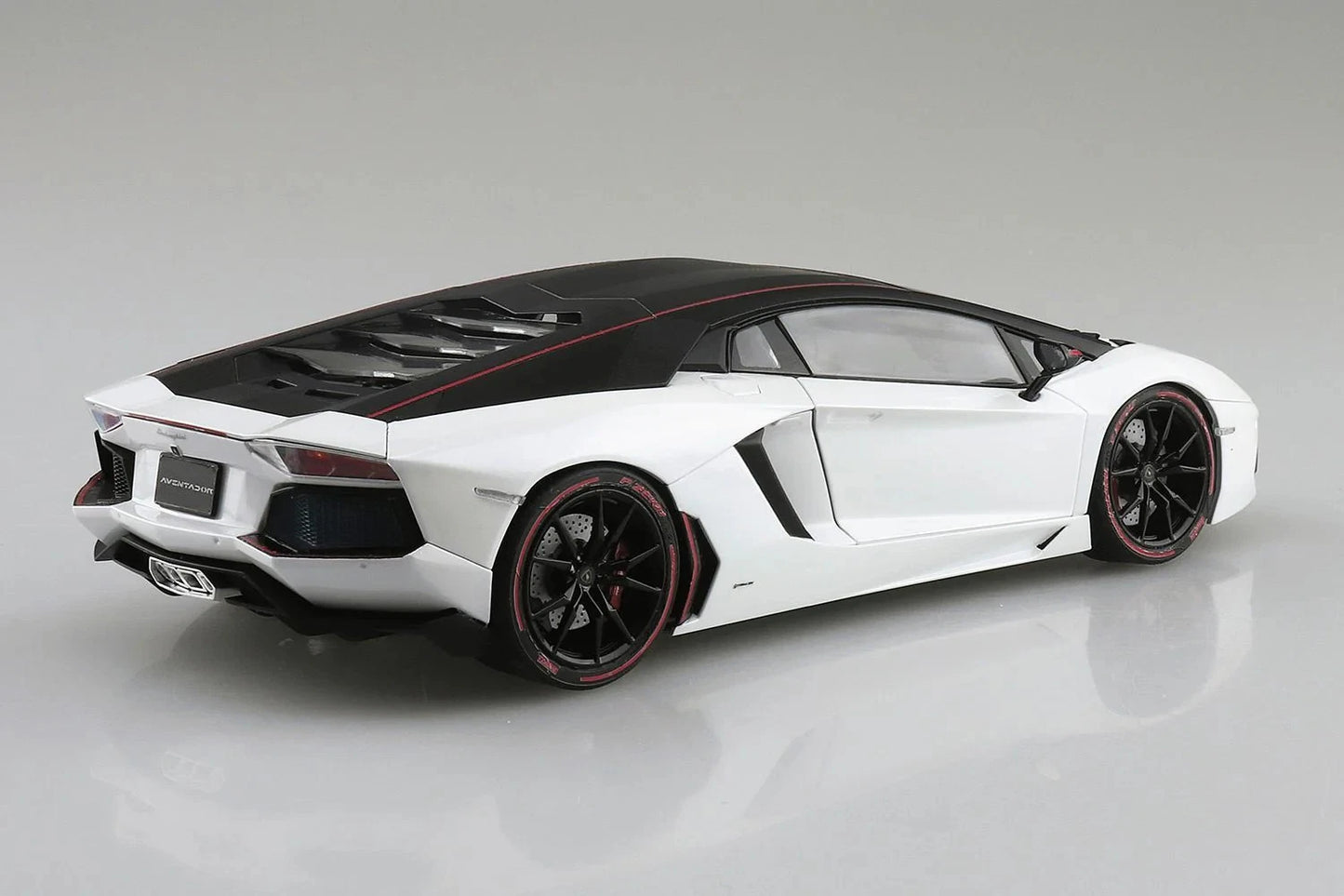 1/24 2015 LAMBORGHINI AVENTADOR Pirelli Edition