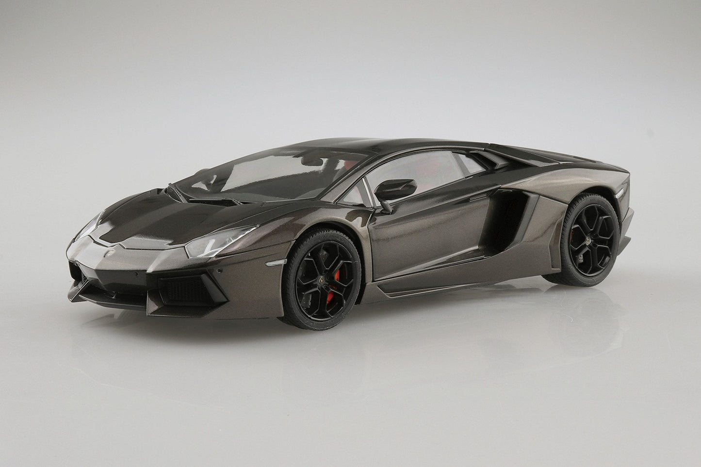 1/24 2011 LAMBORGHINI AVENTADOR