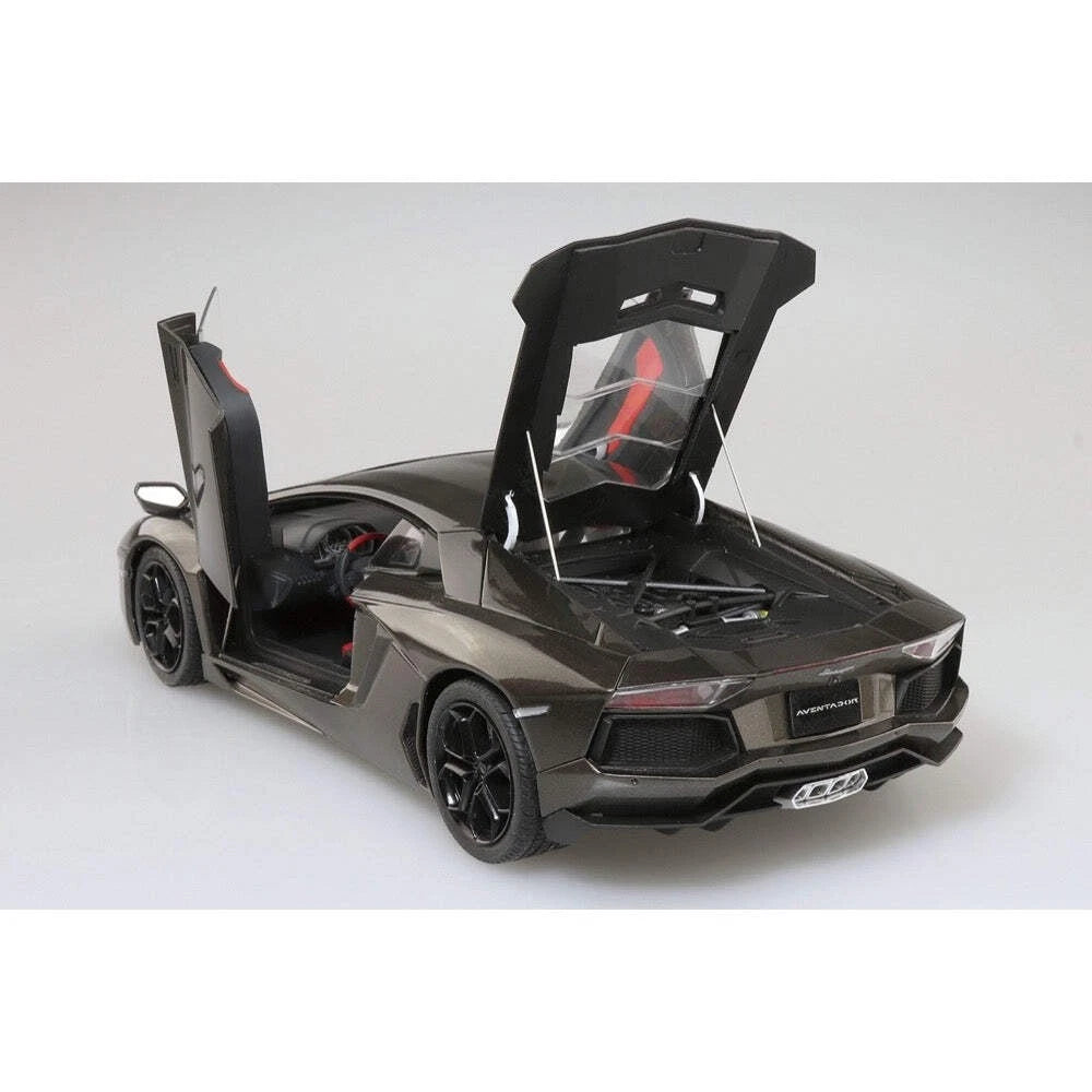 1/24 2011 LAMBORGHINI AVENTADOR