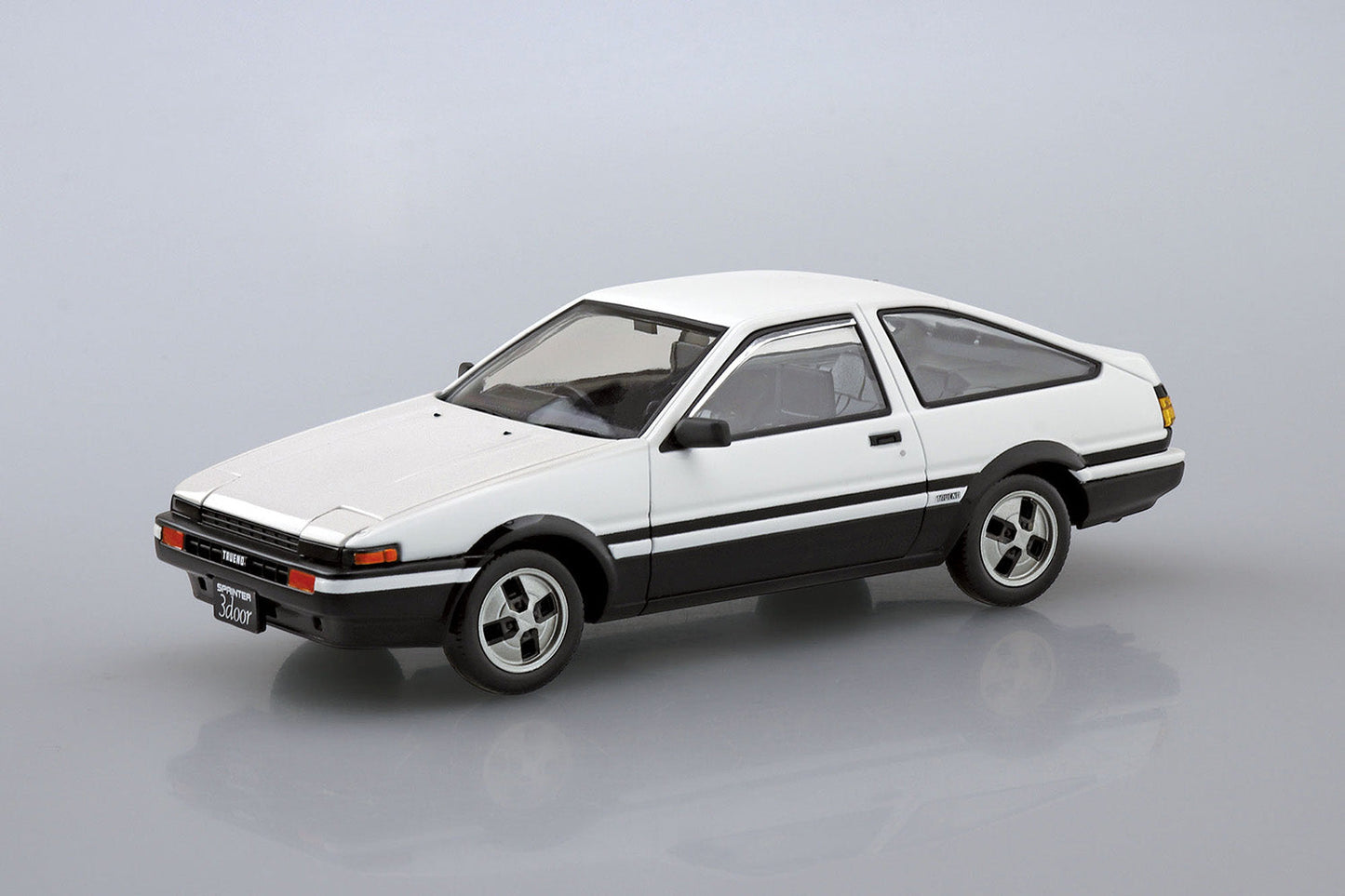 TOYOTA SPRINTER TRUENO High-Tech Two-Tone White and Black