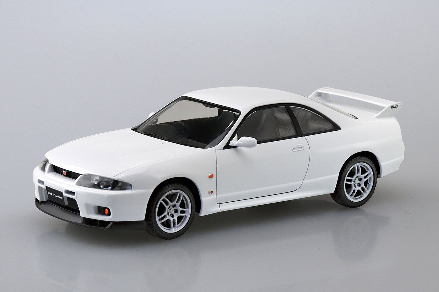 1/32 NISSAN R33 SKYLINE GT-R (WHITE)