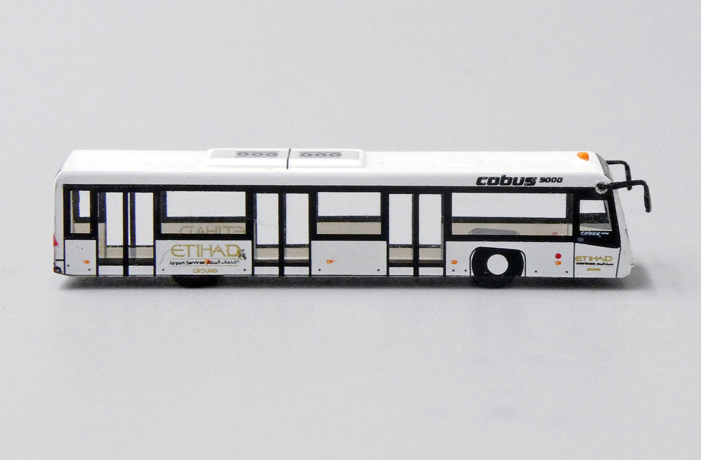 1/400 AIRPORT BUS ETIHAD 4PCS PER BOX