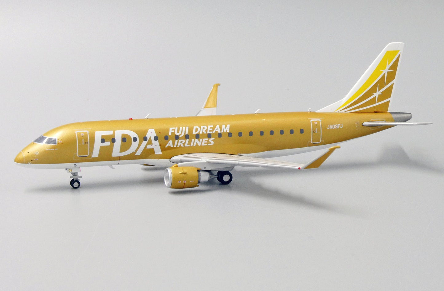 1/200 Fuji Dream Airlines E170-200STD JA09FJ iGold Colori