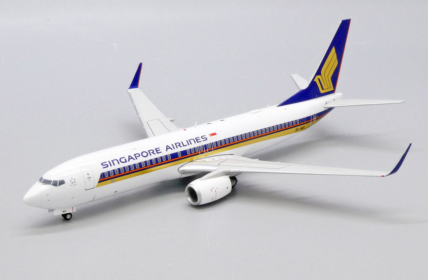 1/200 Singapore Airlines Boeing 737-800 9V-MGA