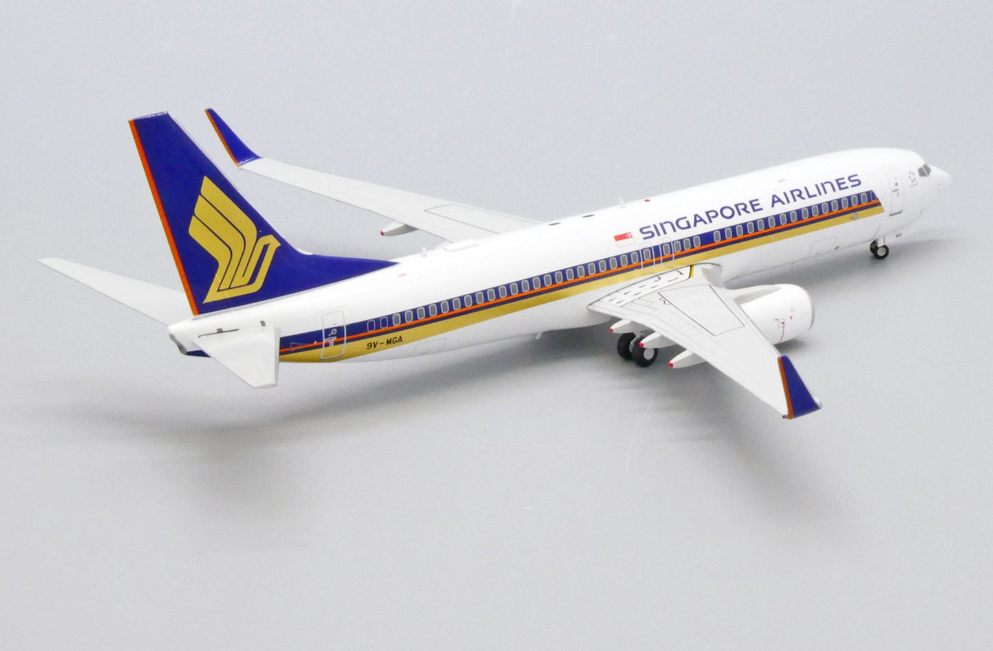 1/200 Singapore Airlines Boeing 737-800 9V-MGA