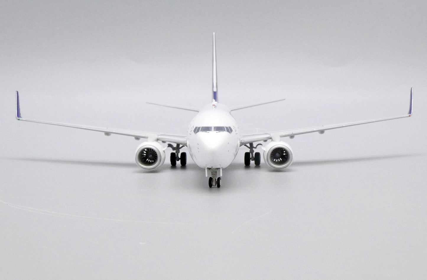 1/200 Singapore Airlines Boeing 737-800 9V-MGA