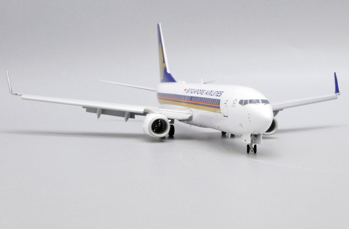 1/200 Singapore Airlines Boeing 737-800 Flaps Down 9V-MGA