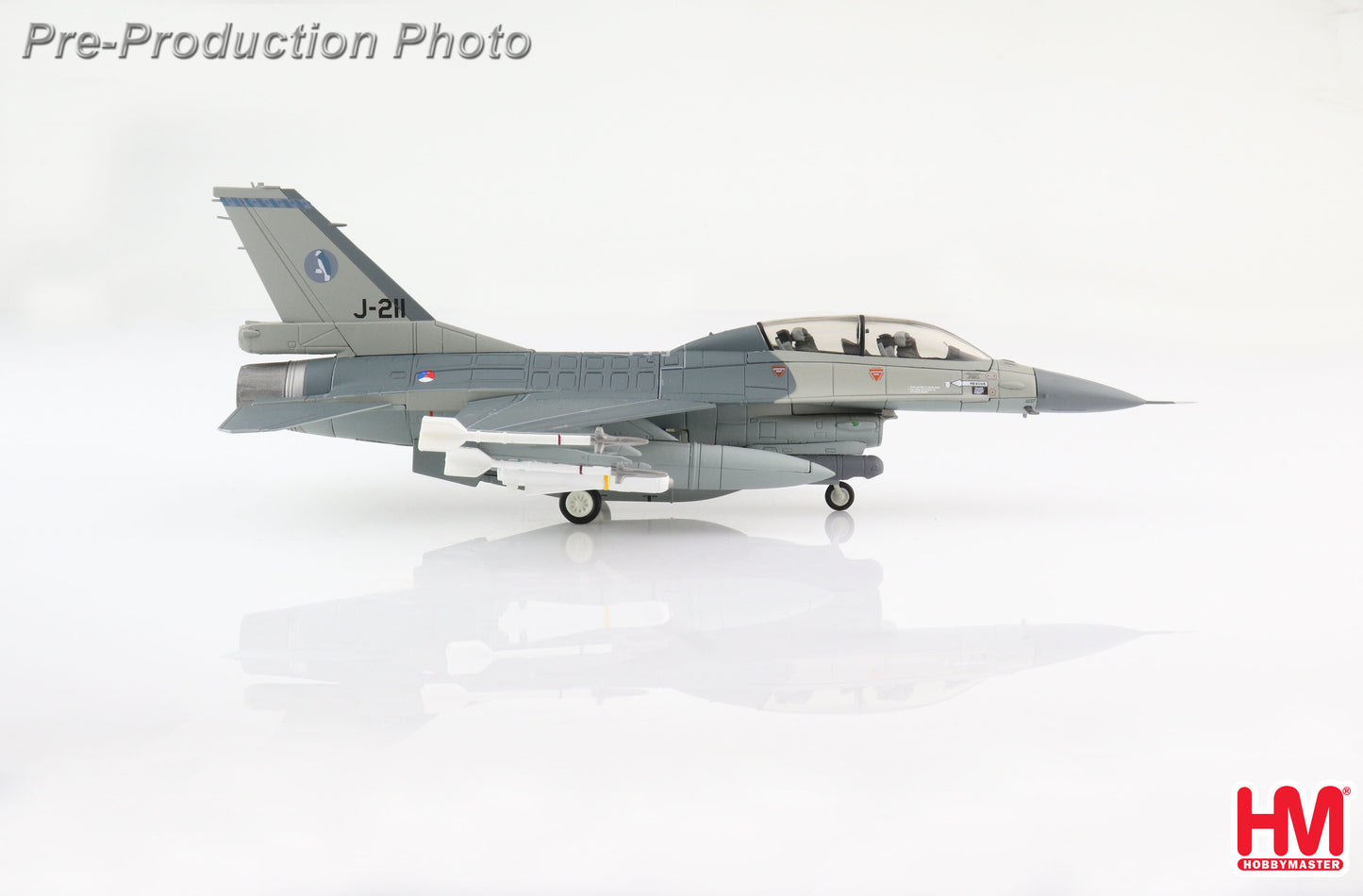 1/72 F-16B Fighting Falcon Block 20 MLU J-211 322 Squadron Polly Grey RNLAF Koninklijke Luchtmacht Leeuwarden Air Base 2006