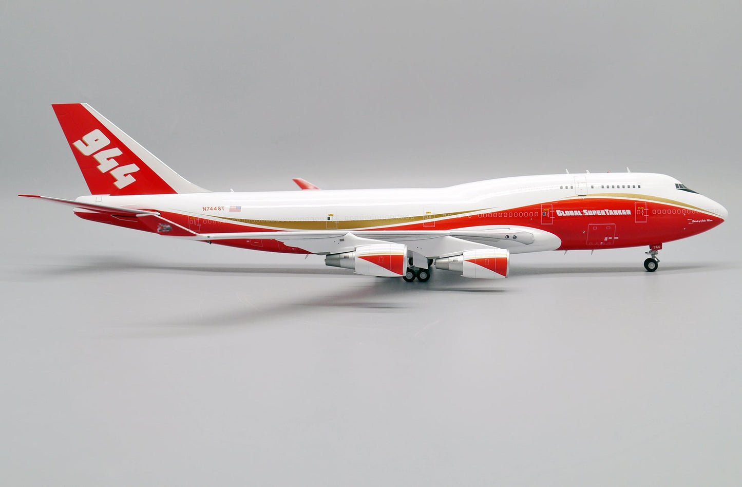 1/400 Global Super Tanker Services B747-400 (BCF) N744ST