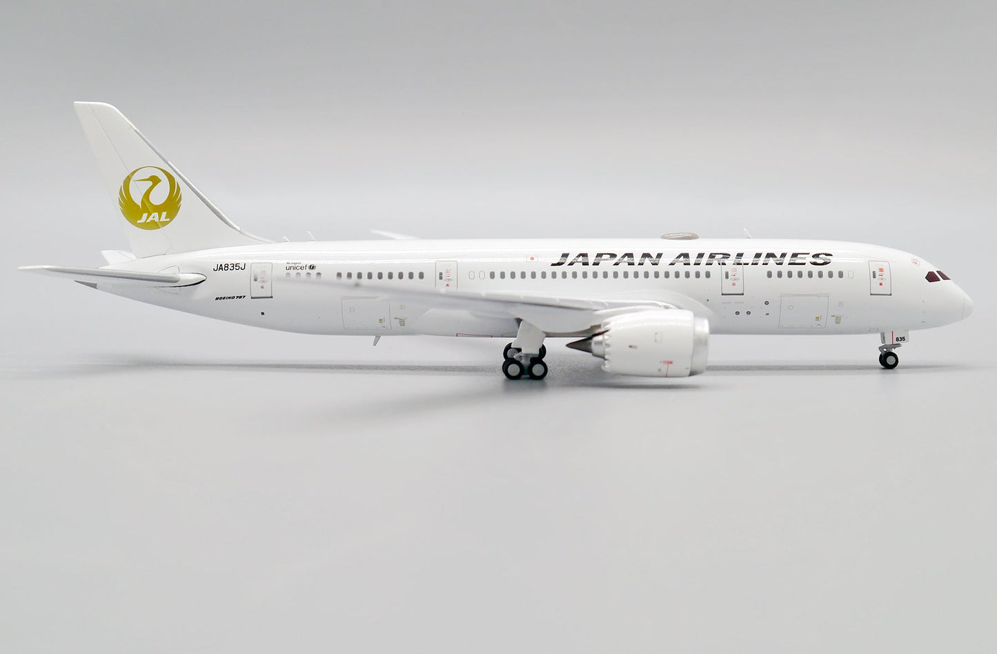 1/400 Japan Airlines B787-8 (JA835J)