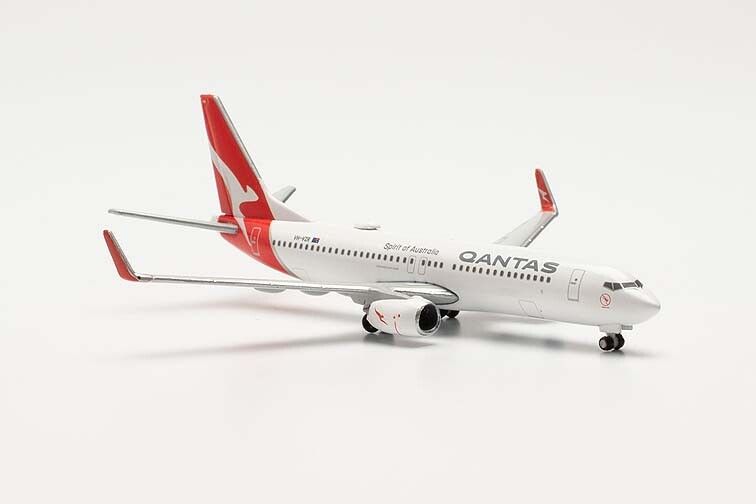 1/500 Qantas Boeing 737-800 VH-VZR  - Coral Bay -