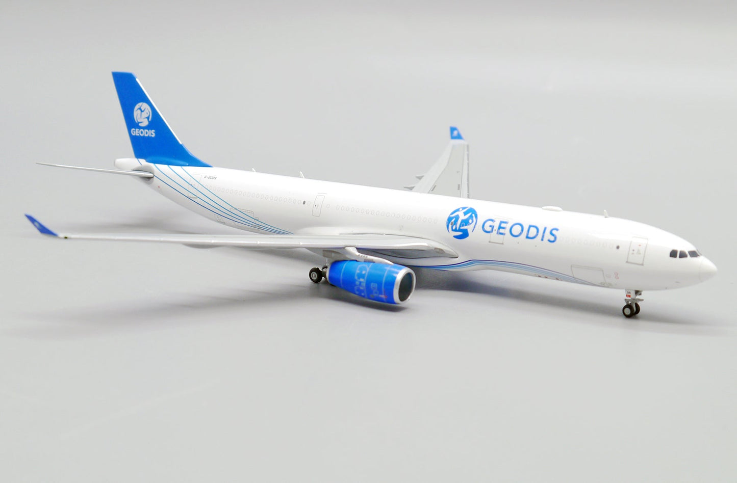 1/400 Titan Airways A330-300(P2F) GEODIS (G-EODS)