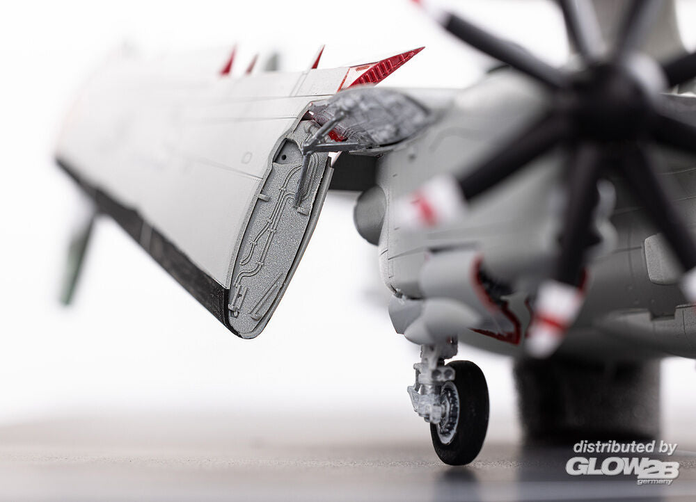 1/72 GIFT SET E-2C Hawkeye (Includes: Cement, Brush and Main Paints)