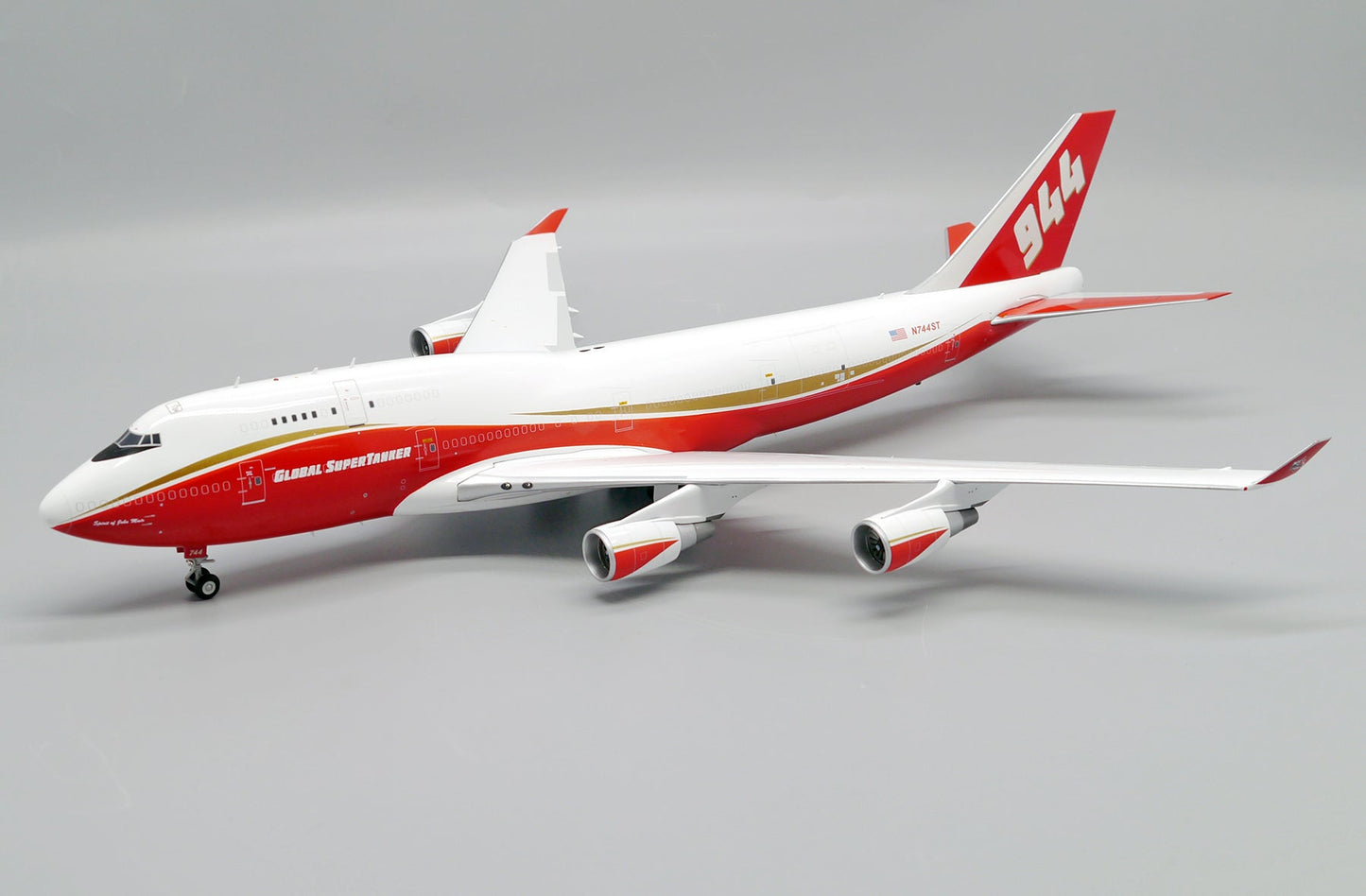 1/400 Global Super Tanker Services B747-400 (BCF) N744ST