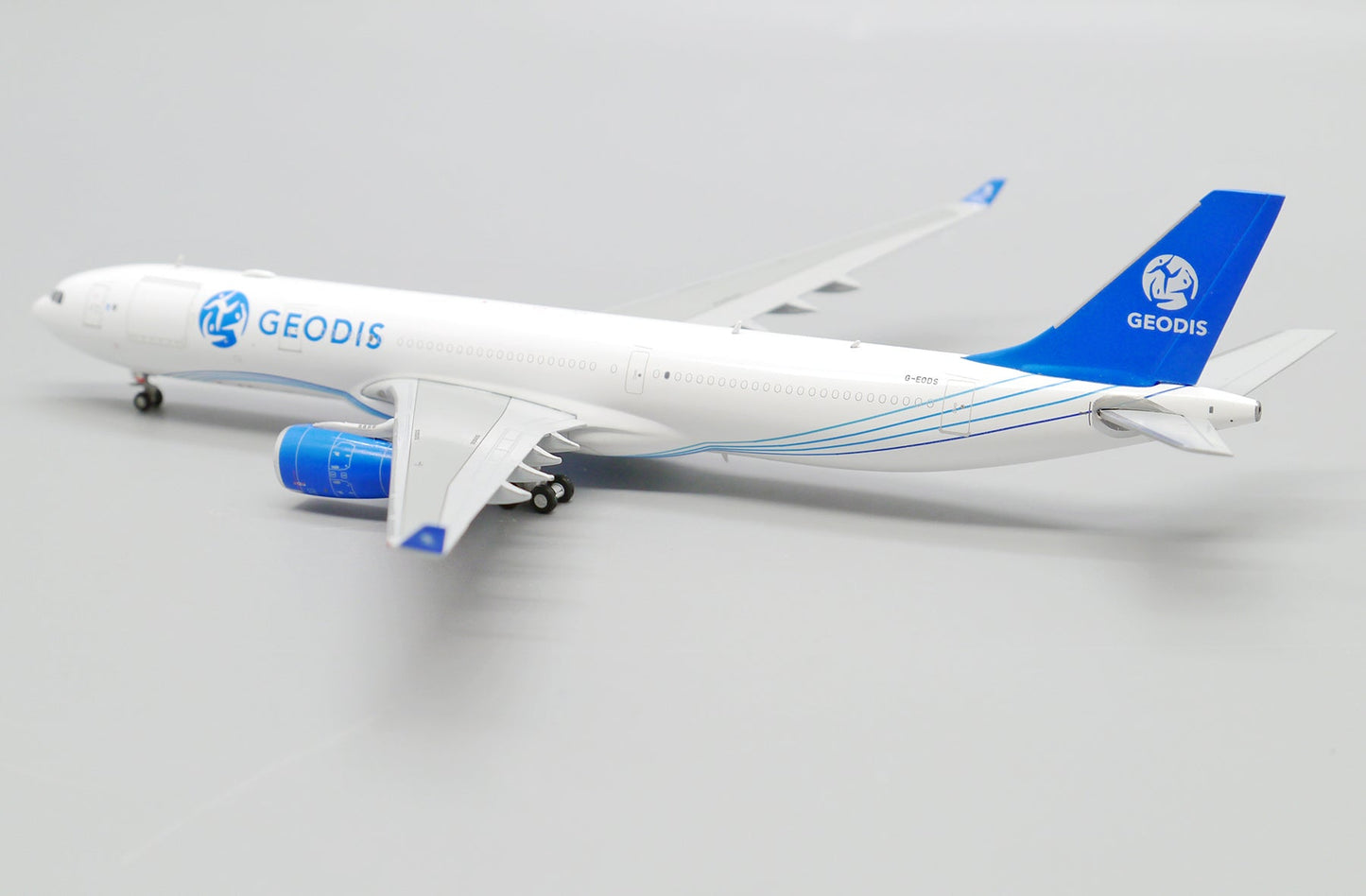 1/400 Titan Airways A330-300(P2F) GEODIS (G-EODS)