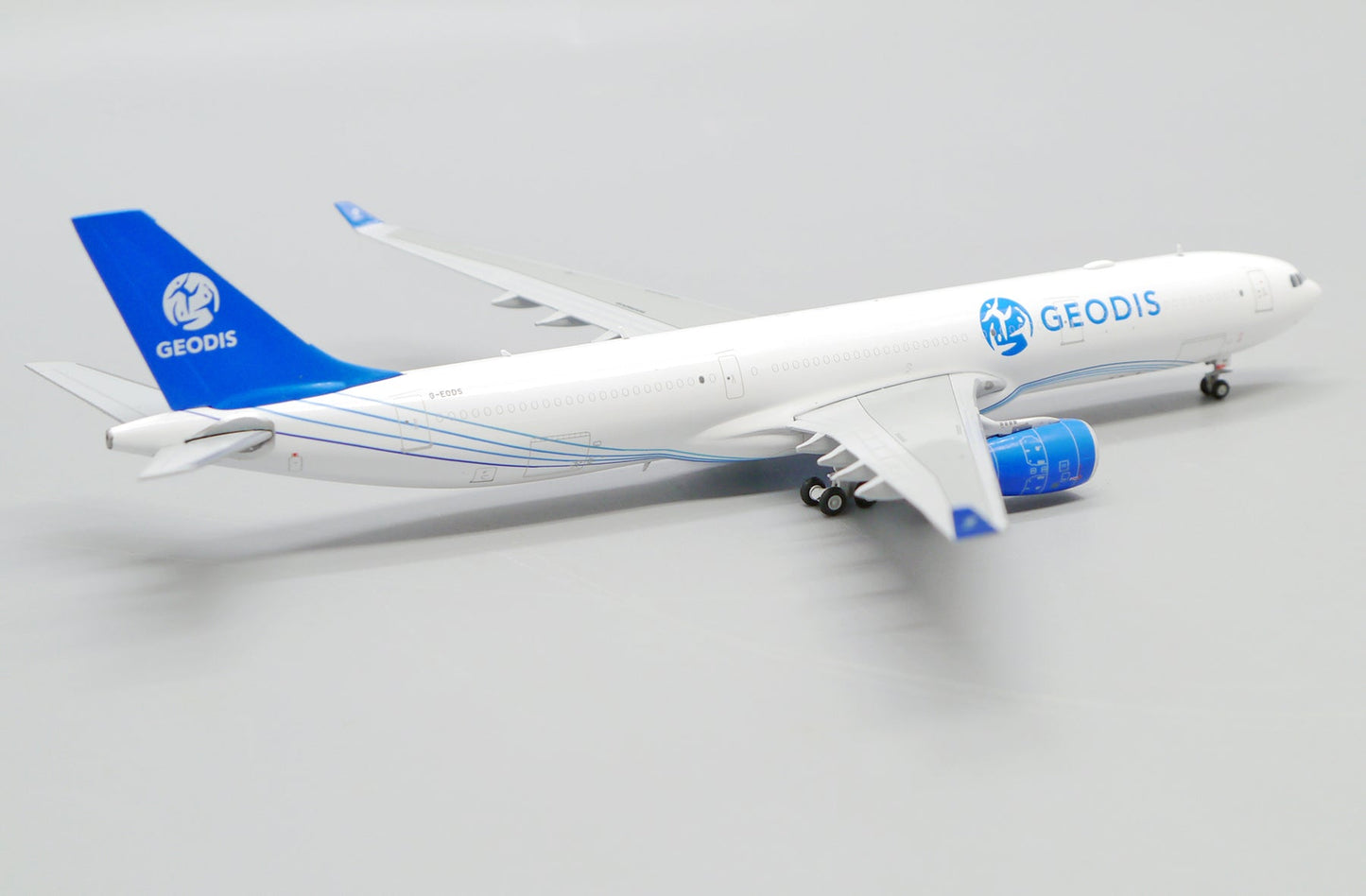 1/400 Titan Airways A330-300(P2F) GEODIS (G-EODS)