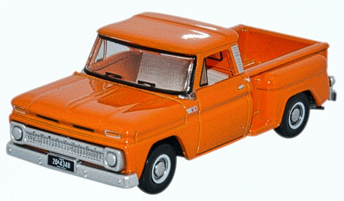 1/87 Chevrolet Stepside Pick Up 1965 Orange