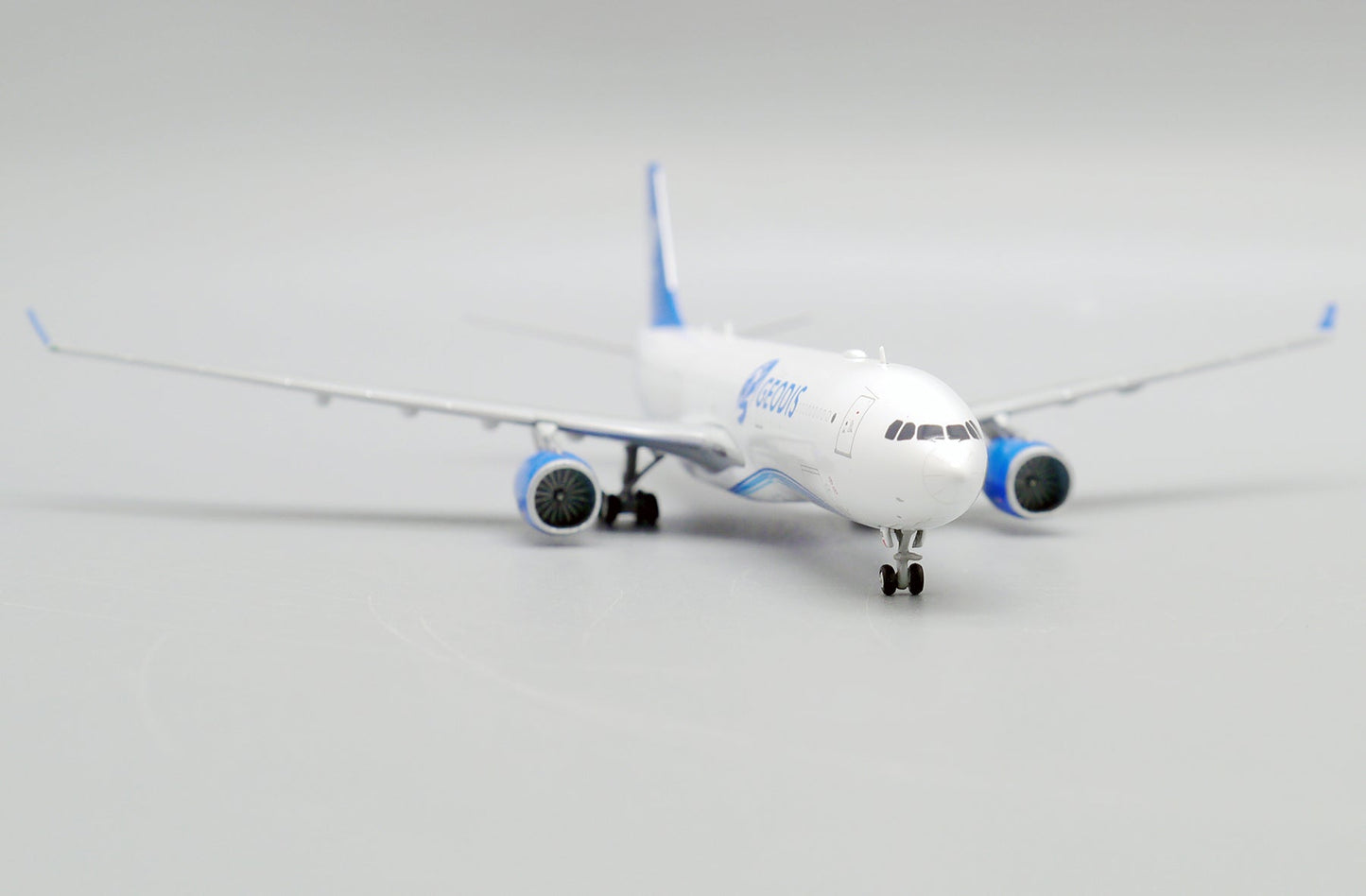 1/400 Titan Airways A330-300(P2F) GEODIS (G-EODS)