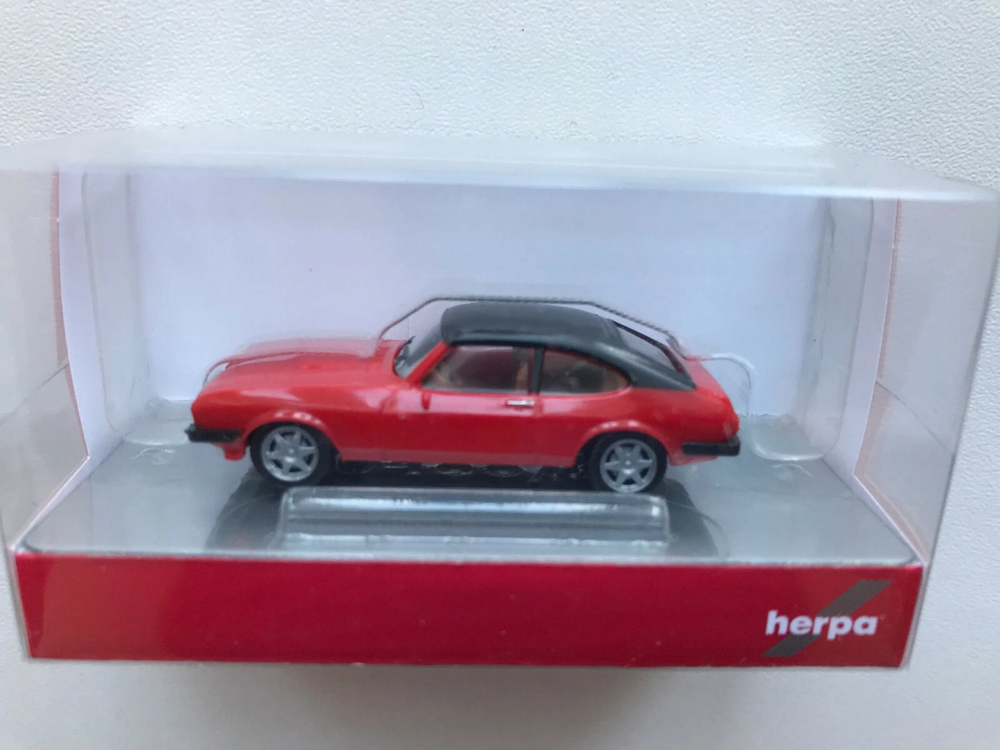 1/87 Ford Capri II mit Vinyldach Red