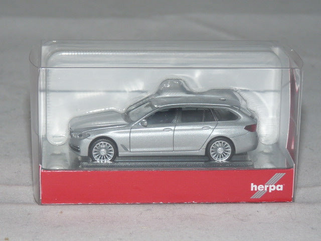 1/87 BMW 5 Series Touring Glacier Silver Metallic