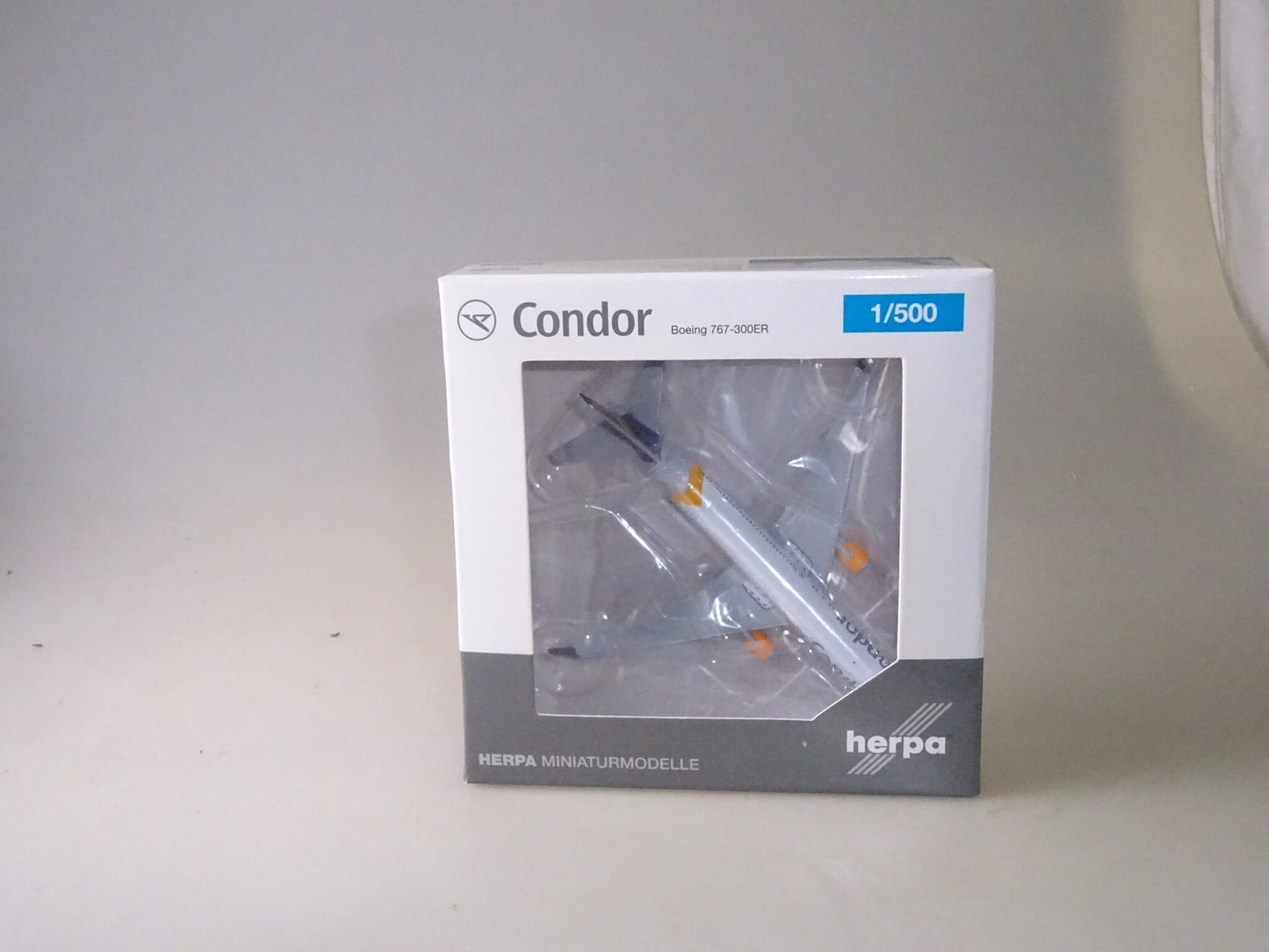 1/500 Condor Boeing 767-300ER "Sunny Heart" Colors
