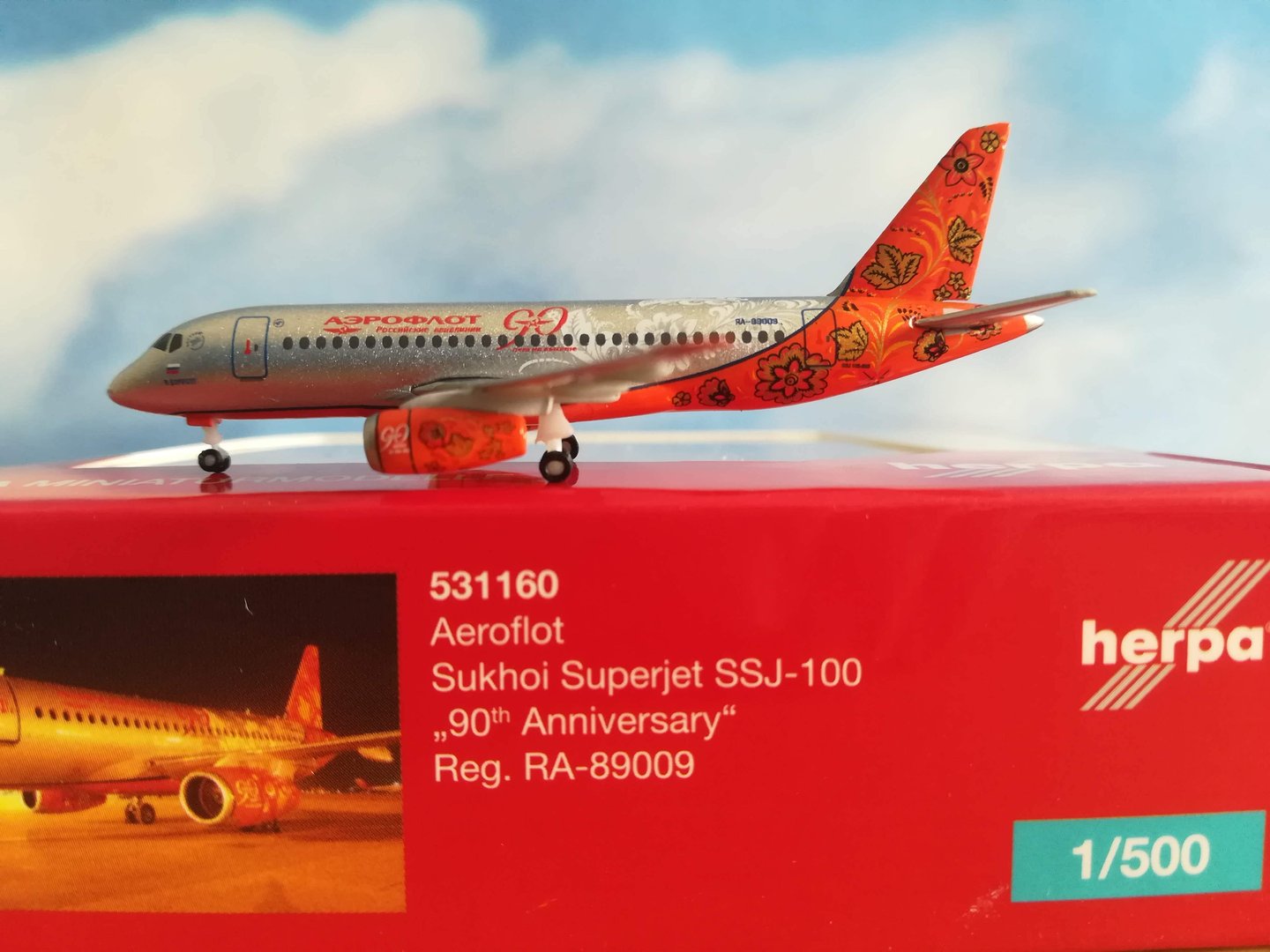 1/500 Aeroflot Sukhoi Superjet SSJ-100 "90th Anniversary" RA-89009