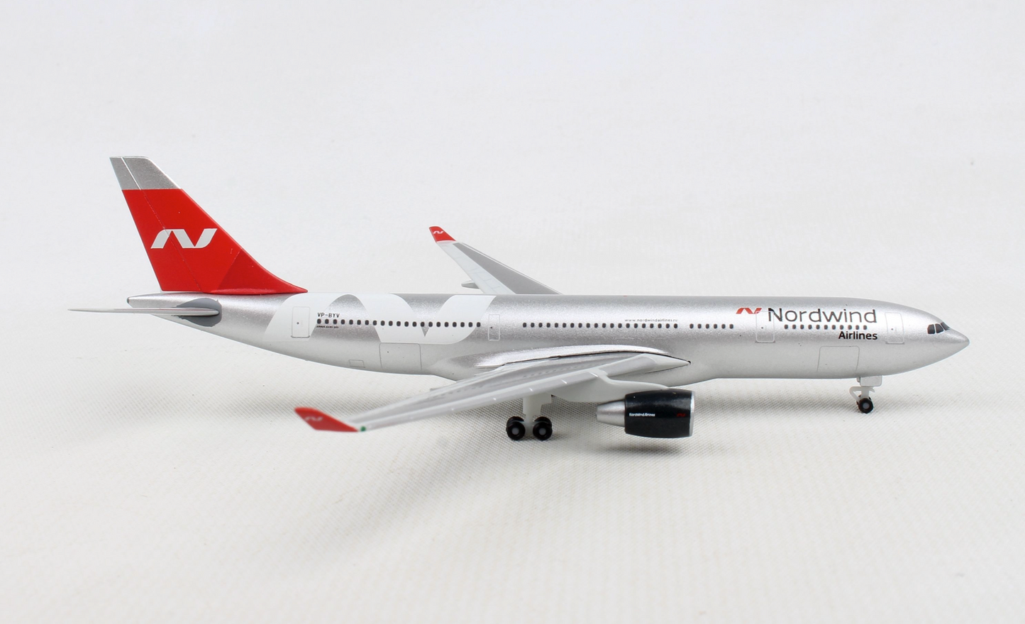 1/500 Nordwind Airlines Airbus A330-200 VP-BYV