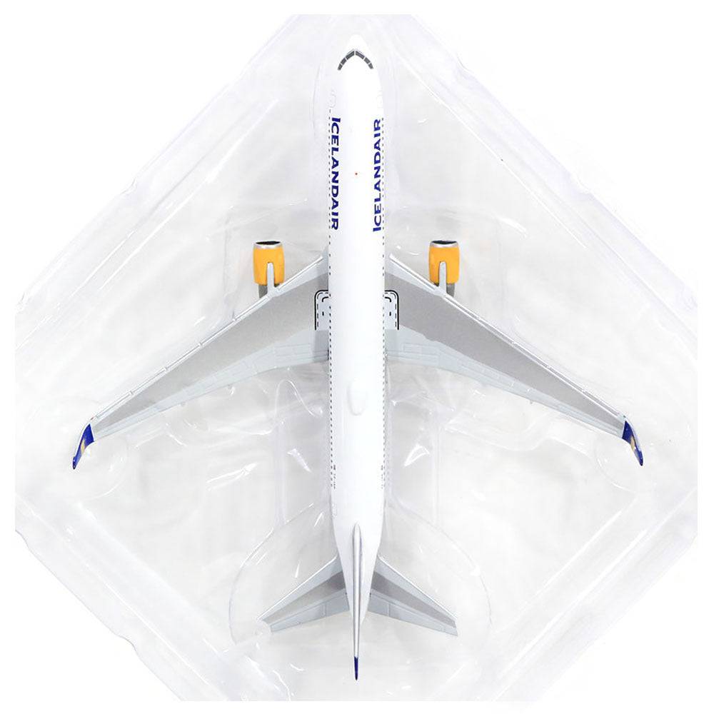 1/500 Icelandair Boeing 767-300 TF-ISP "Eldgjà"