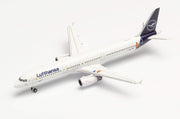 1/500 United Airlines Boeing 737-800 New 2019 Colors N37267