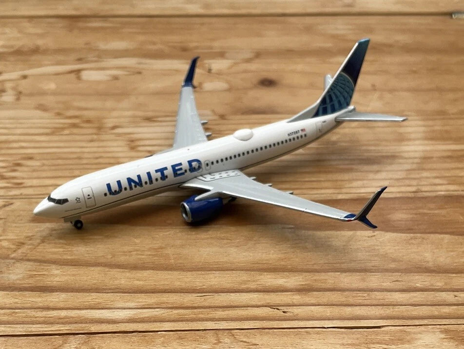 1/500 United Airlines Boeing 737800  New 2019 Colours
