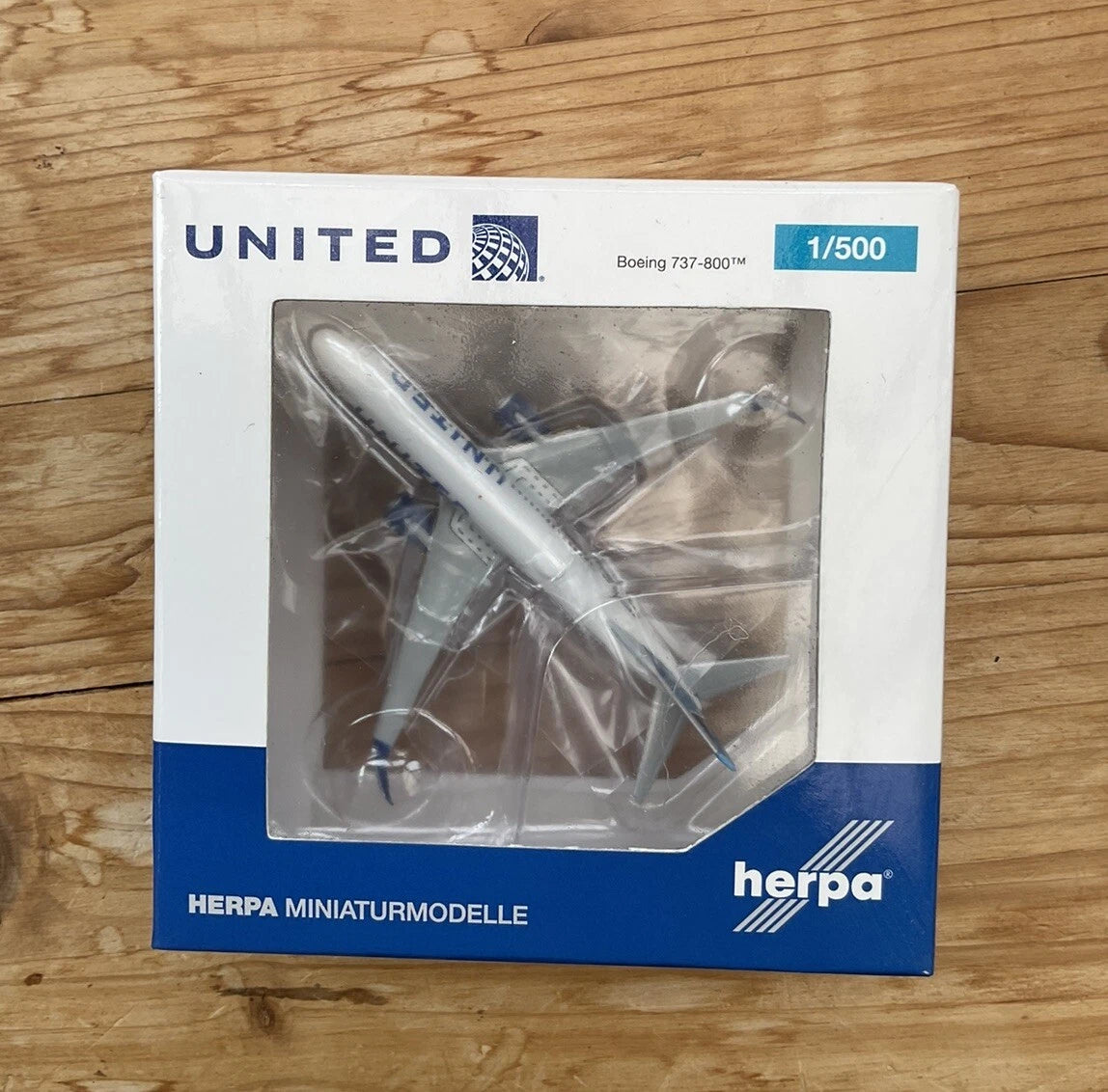 1/500 United Airlines Boeing 737800  New 2019 Colours
