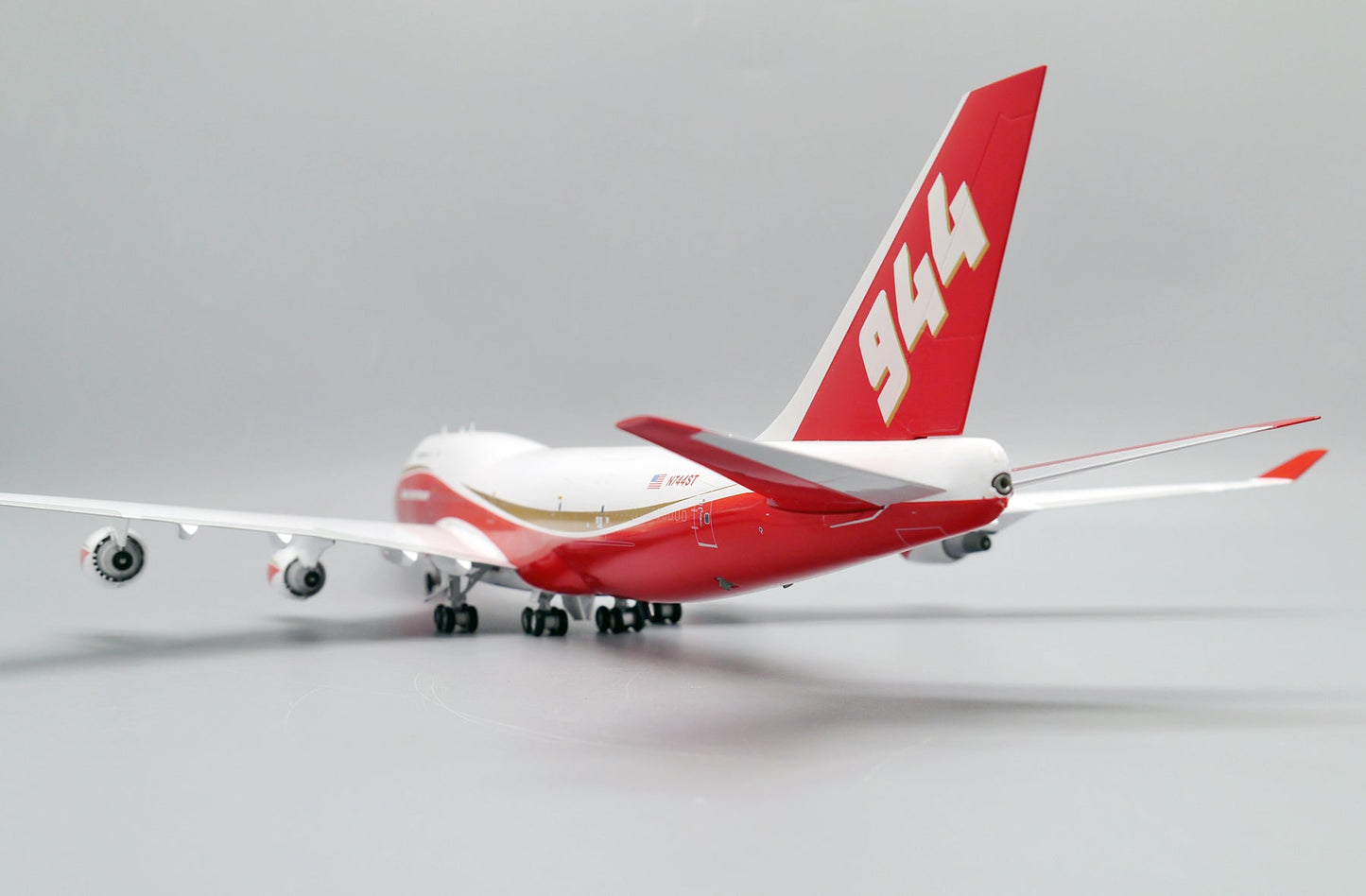 1/400 Global Super Tanker Services B747-400 (BCF) N744ST