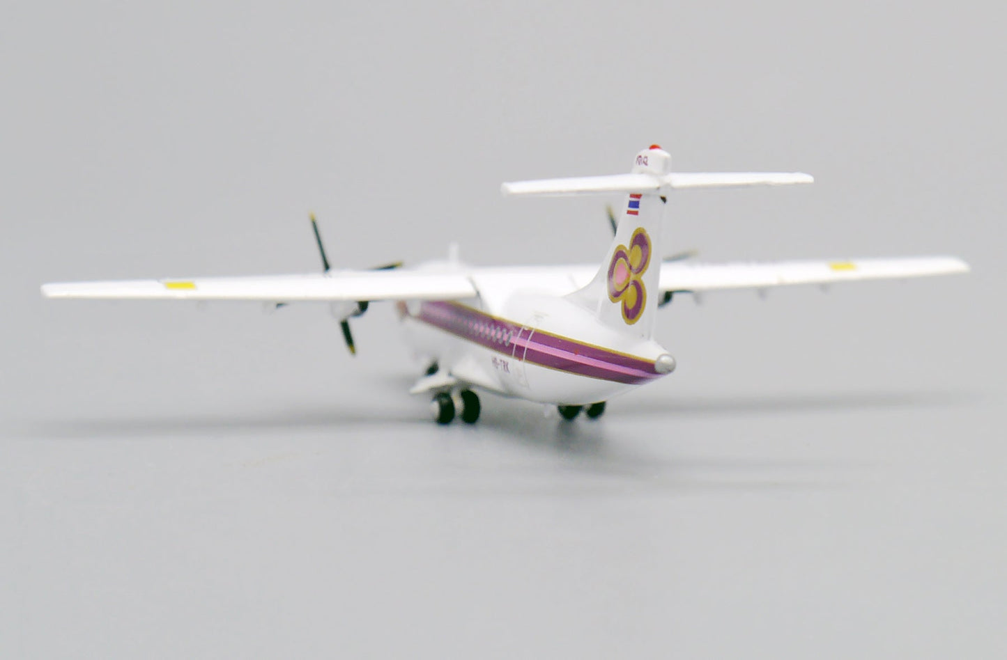 1/400 Thai Airways ATR 42-320 HS-TRK