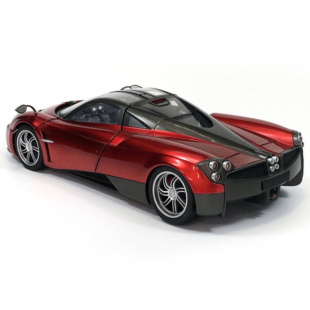 1/24 Pagani Huayra Overseas Ed