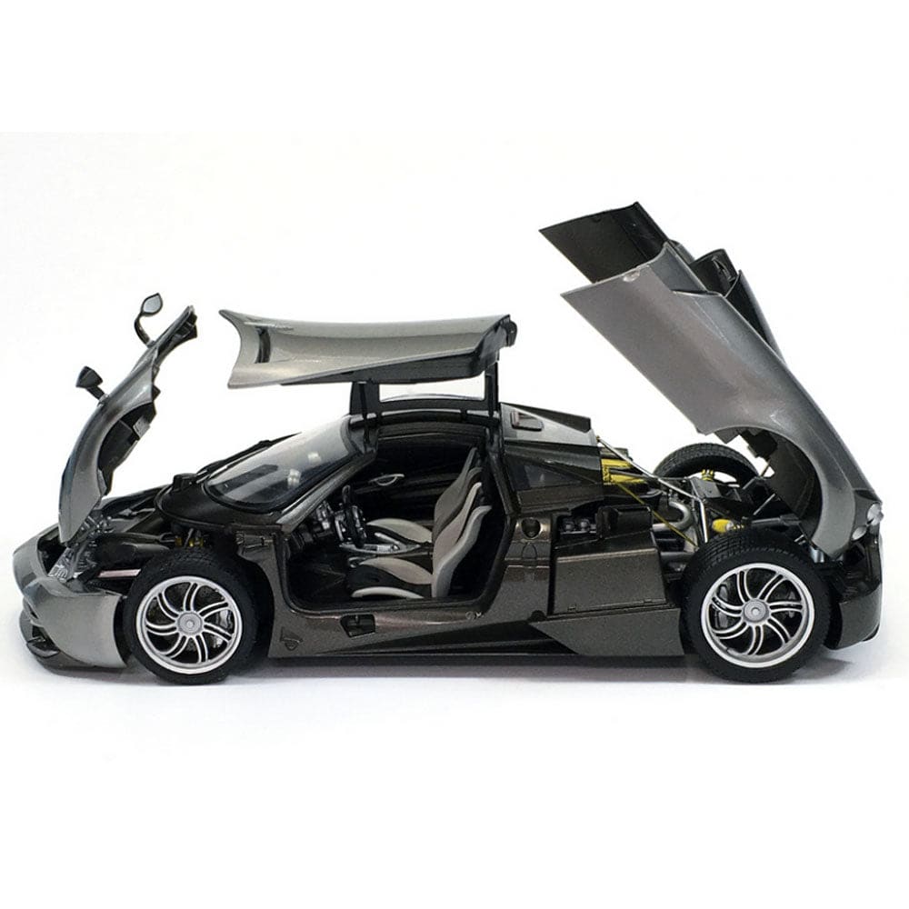 1/24 Pagani Huayra Overseas Ed