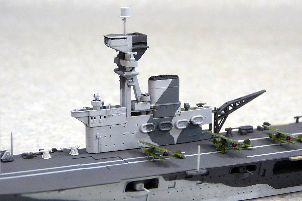 1/700 LIMITED BRITISH AIRCRAFT CARRIER HMS HERMES BATTLE OF CEYLON SEA