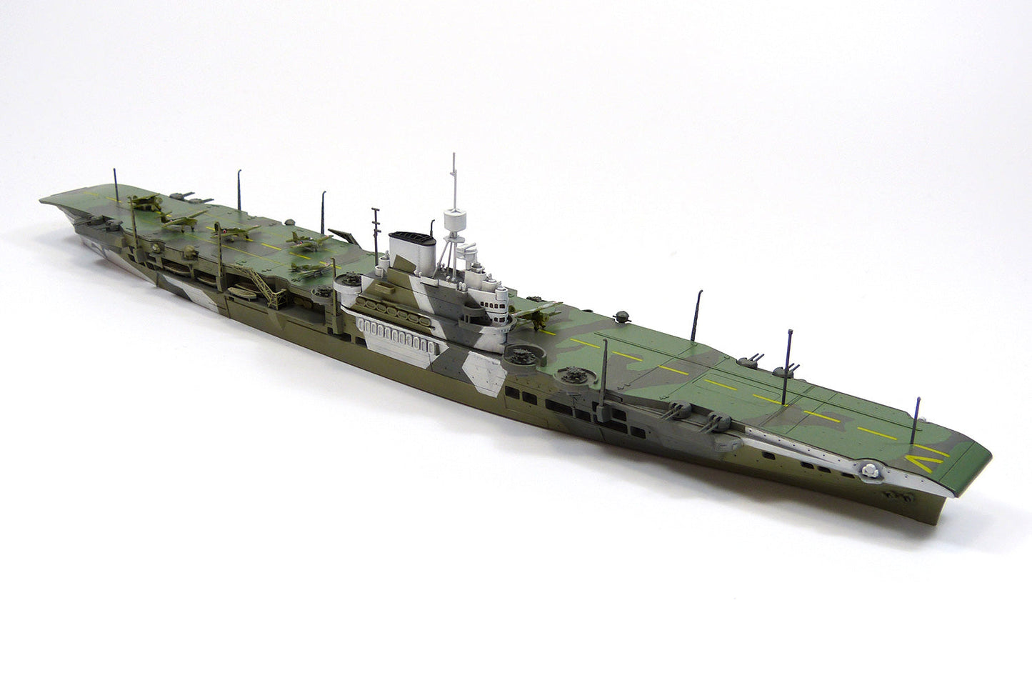 1/700 BRITISH AIRCRAFT CARRIER HMS VICTORIOUS