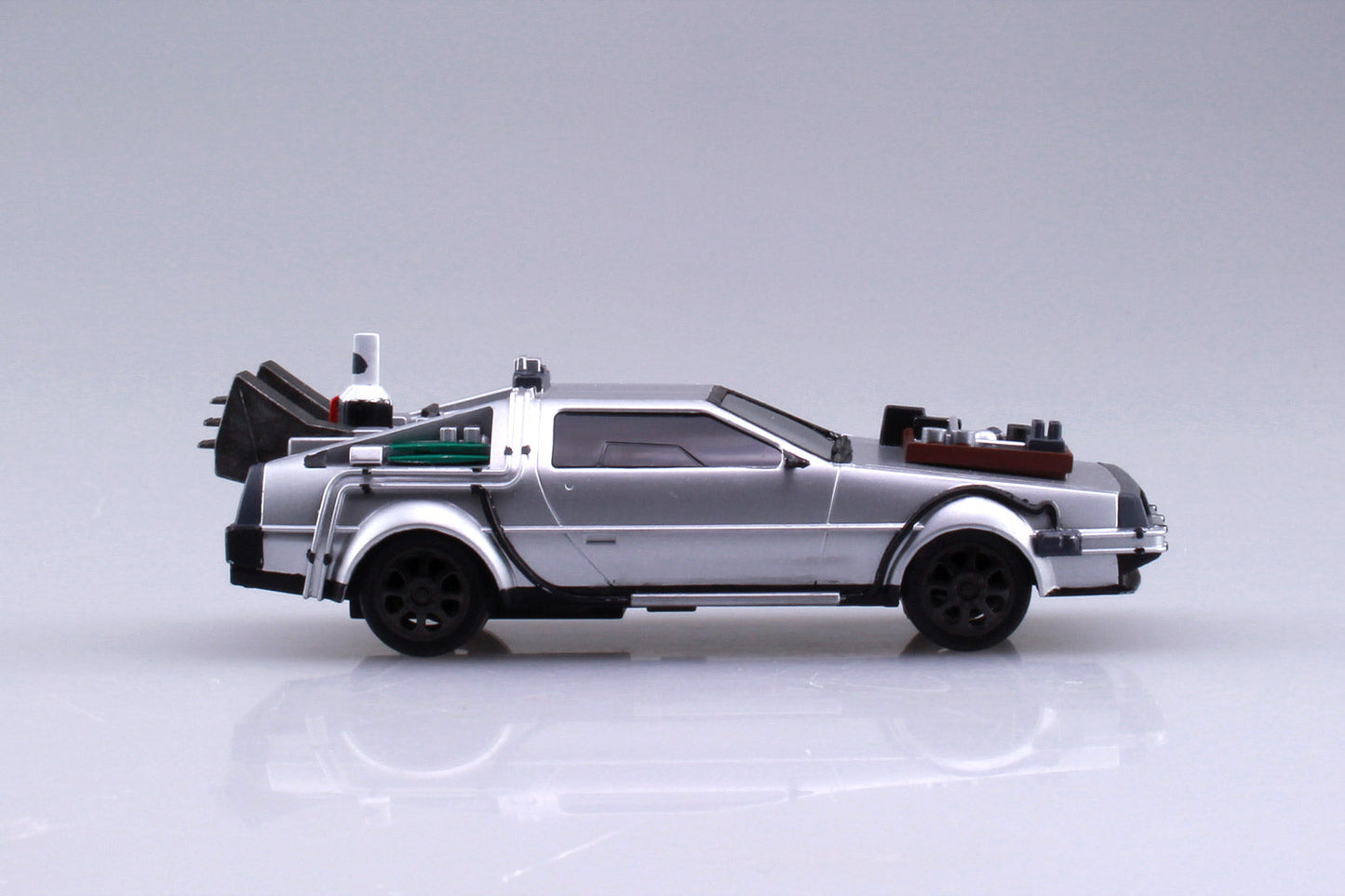 BACK TO THE FUTURE 1/43 Pullback DELOREAN from PART 3 and Rail road