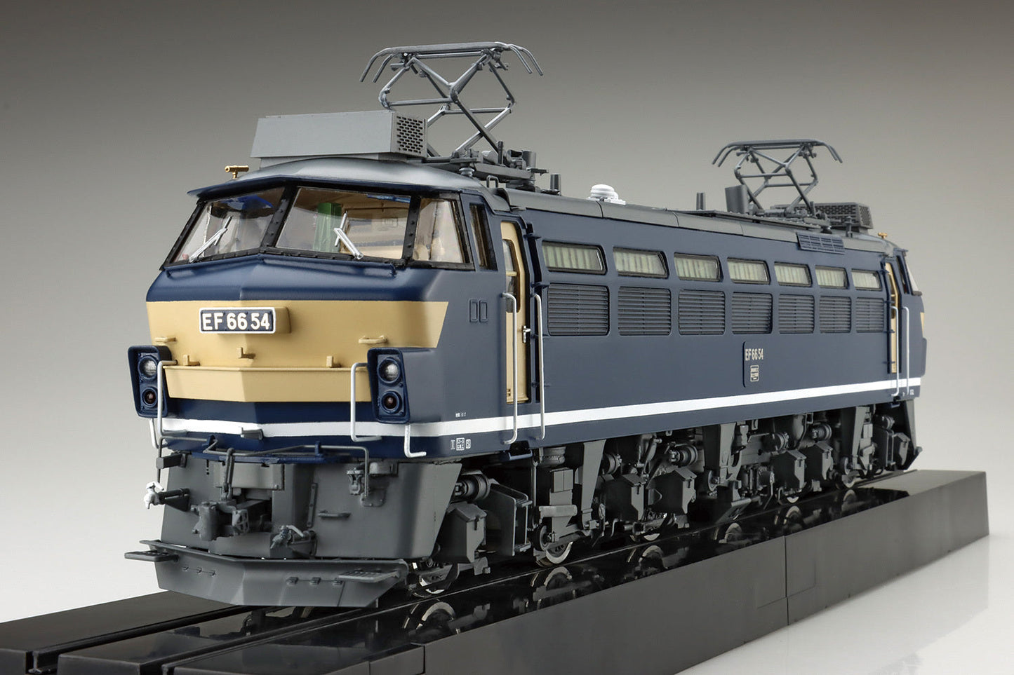 1/45 Electric locomotive EF66 JRF