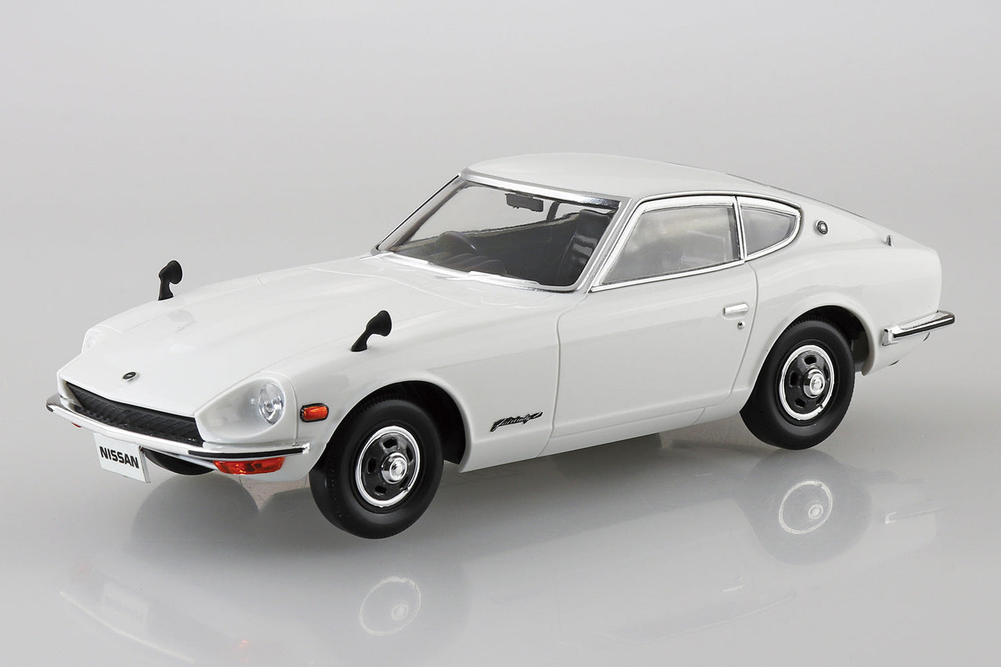 1/32 NISSAN S30 FAIRLADY Z WHITE