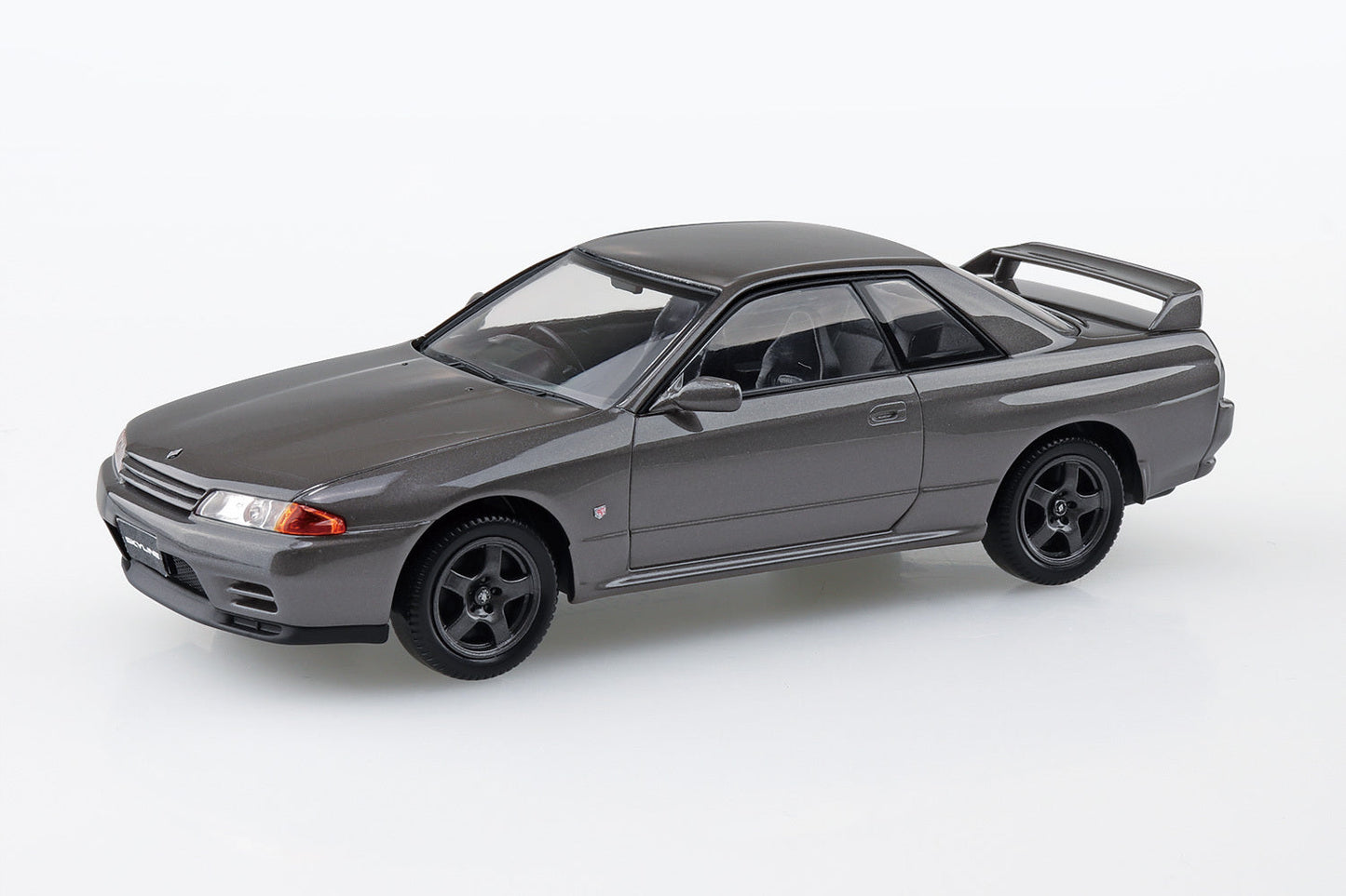 1/32 NISSAN R32 SKYLINE GT-R GUN-GRAY METALLIC