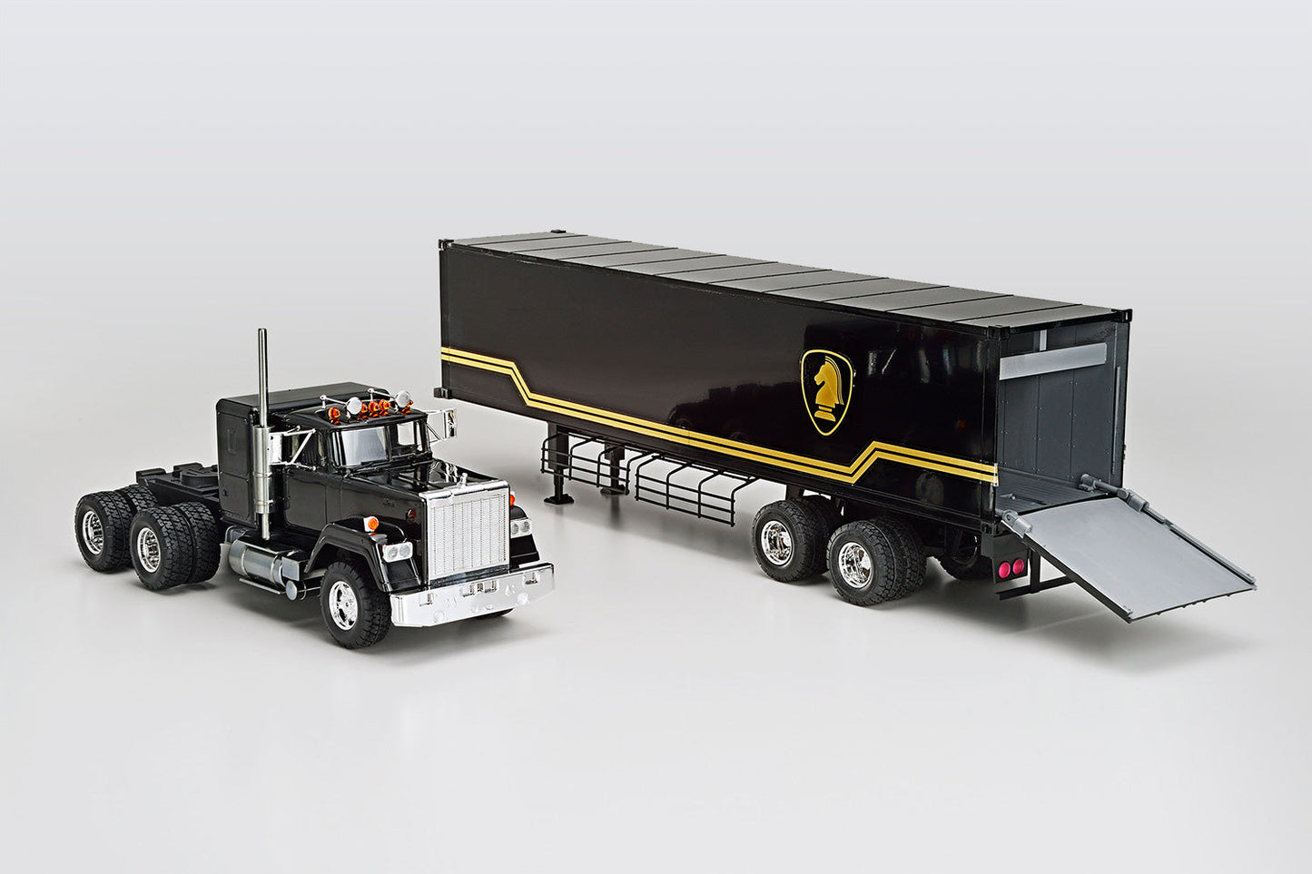 1/28 KNIGHT TRAILER TRUCK