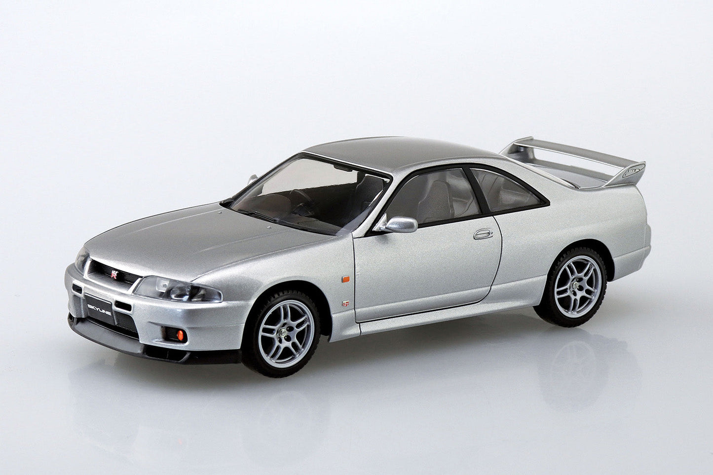 1/32 NISSAN R33 SKYLINE GT-R (SONIC SILVER)