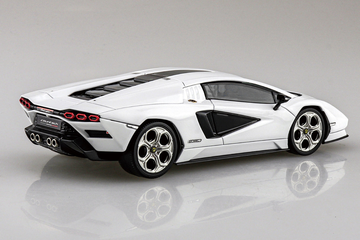 1/32 SNAP Lamborghini Countach LPI 800-4 (White)