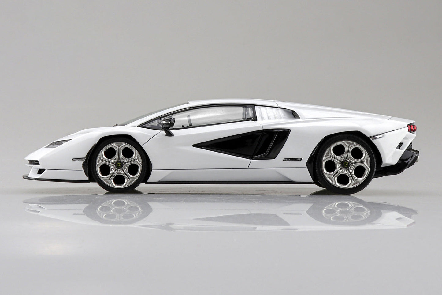 1/32 SNAP Lamborghini Countach LPI 800-4 (White)